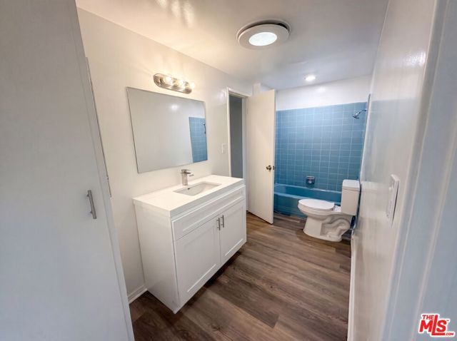 18400 Bermuda Street, Los Angeles, CA 91326