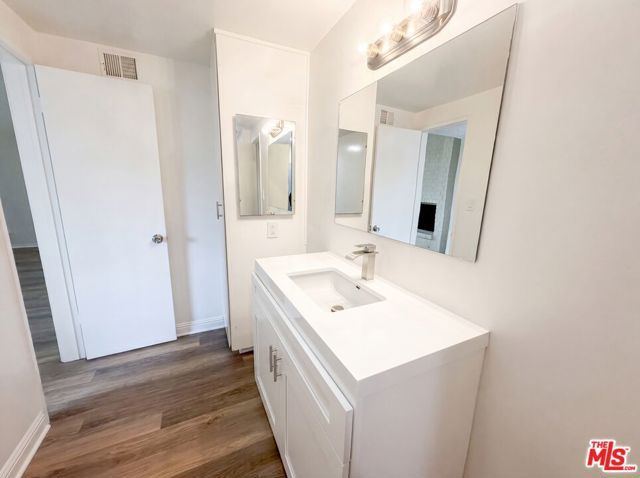 18400 Bermuda Street, Los Angeles, CA 91326