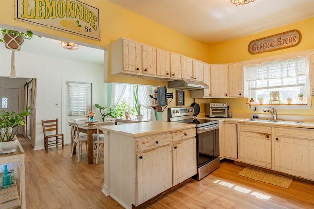 928 GROVELAND AVENUE, Venice, FL 34285