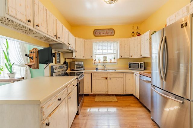 928 GROVELAND AVENUE, Venice, FL 34285