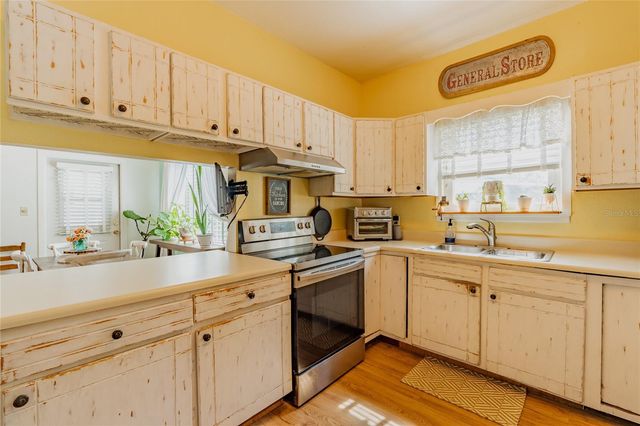 928 GROVELAND AVENUE, Venice, FL 34285