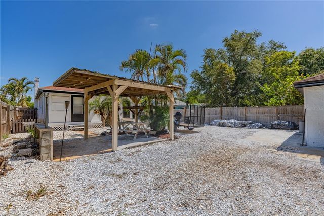 928 GROVELAND AVENUE, Venice, FL 34285