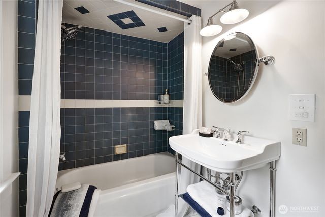 2642 NW 87th Street, Seattle, WA 98117