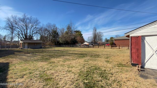 2437 Proctor Knott Dr, Louisville, KY 40218