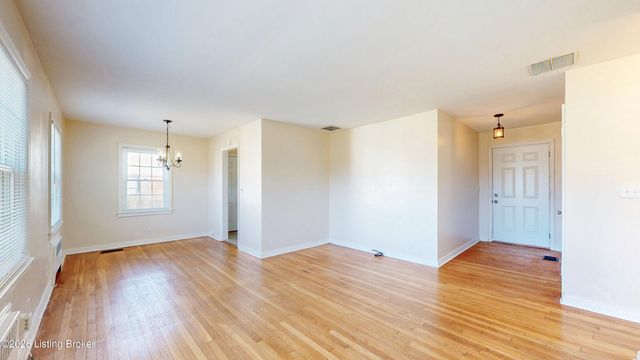 2437 Proctor Knott Dr, Louisville, KY 40218