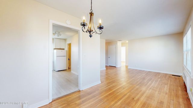 2437 Proctor Knott Dr, Louisville, KY 40218