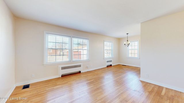 2437 Proctor Knott Dr, Louisville, KY 40218