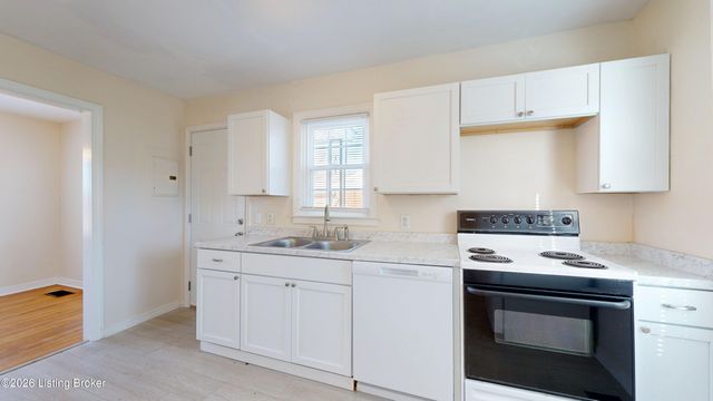 2437 Proctor Knott Dr, Louisville, KY 40218