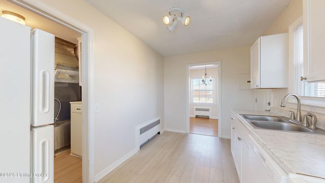 2437 Proctor Knott Dr, Louisville, KY 40218