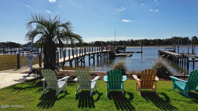 220 Gray Duck Drive, Beaufort, NC 28516