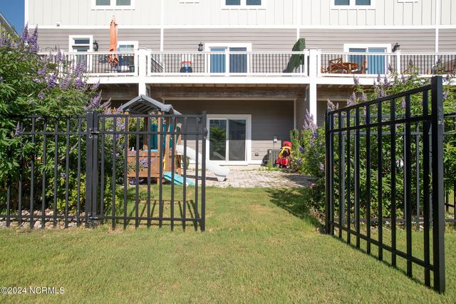 220 Gray Duck Drive, Beaufort, NC 28516