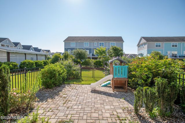 220 Gray Duck Drive, Beaufort, NC 28516