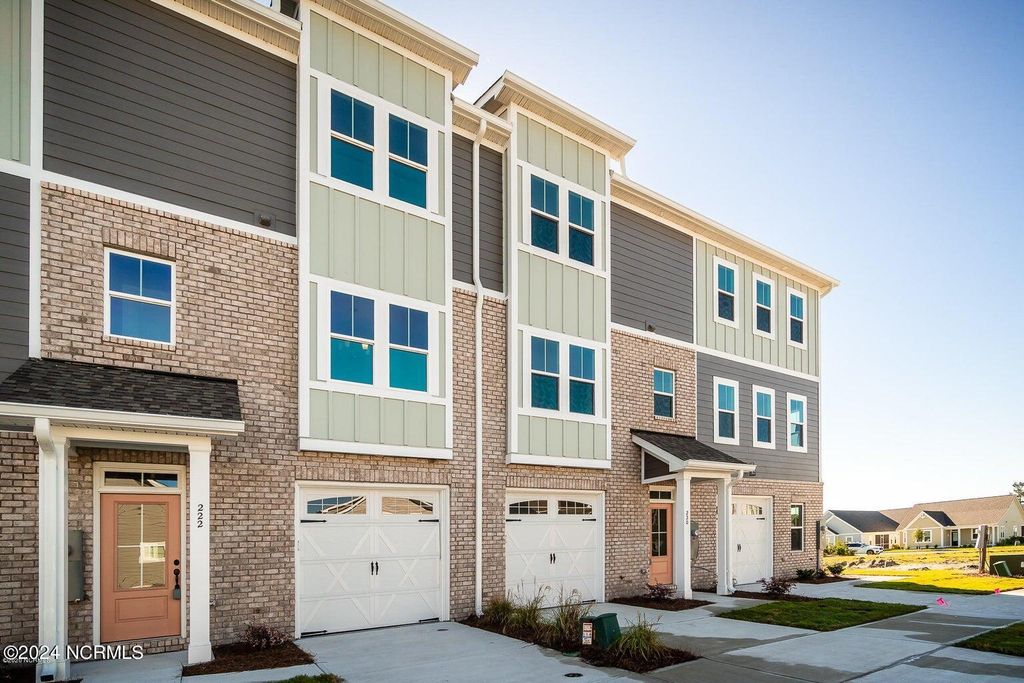 220 Gray Duck Drive, Beaufort, NC 28516