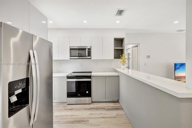 843 SW 20th St, Fort Lauderdale, FL 33315