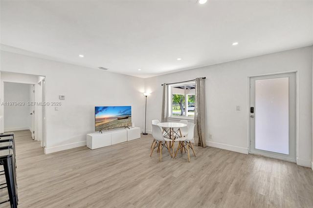 843 SW 20th St, Fort Lauderdale, FL 33315