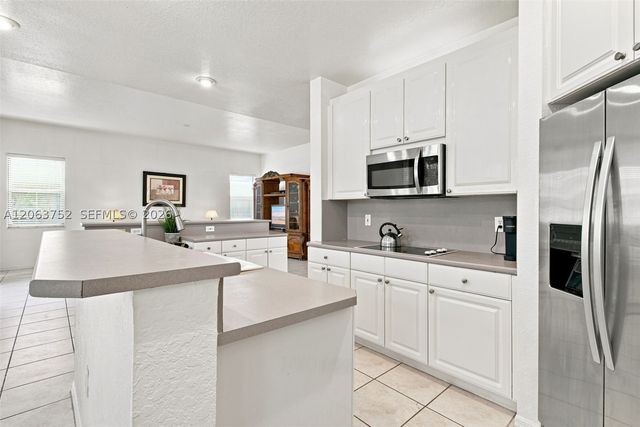 344 SW 159th Ln, Pembroke Pines, FL 33027