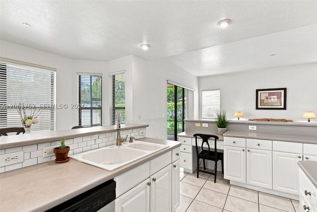 344 SW 159th Ln, Pembroke Pines, FL 33027