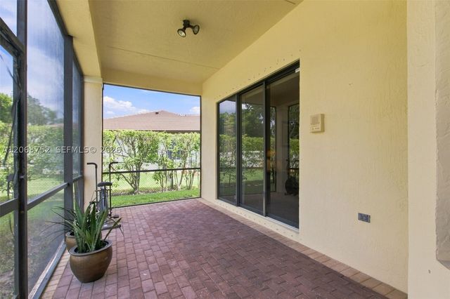 344 SW 159th Ln, Pembroke Pines, FL 33027
