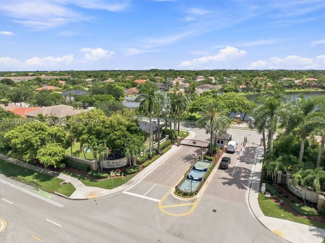 344 SW 159th Ln, Pembroke Pines, FL 33027