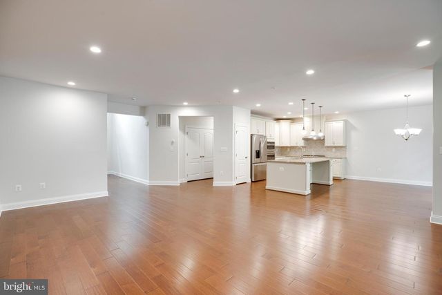 42936 COURTLAND CHASE SQ, Ashburn, VA 20148