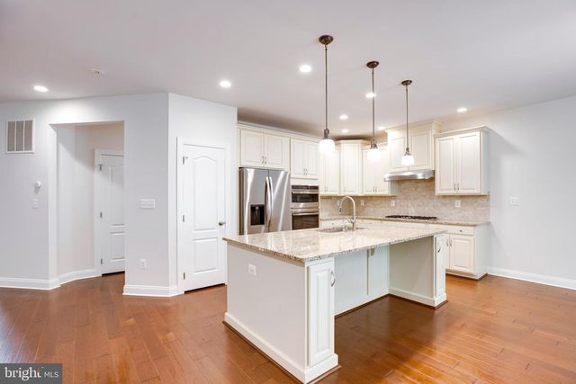 42936 COURTLAND CHASE SQ, Ashburn, VA 20148