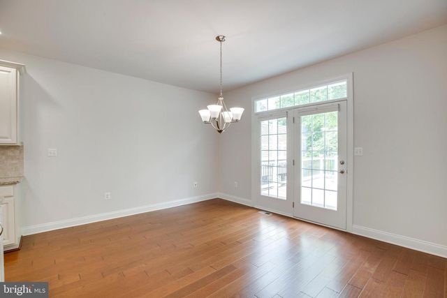 42936 COURTLAND CHASE SQ, Ashburn, VA 20148
