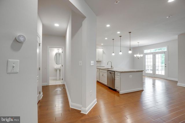 42936 COURTLAND CHASE SQ, Ashburn, VA 20148