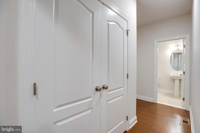 42936 COURTLAND CHASE SQ, Ashburn, VA 20148