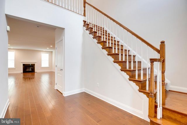 42936 COURTLAND CHASE SQ, Ashburn, VA 20148