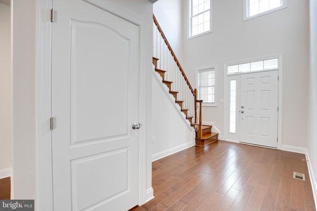 42936 COURTLAND CHASE SQ, Ashburn, VA 20148
