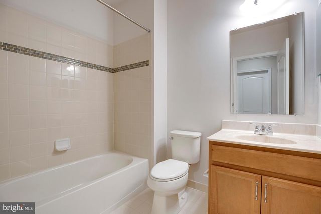 42936 COURTLAND CHASE SQ, Ashburn, VA 20148