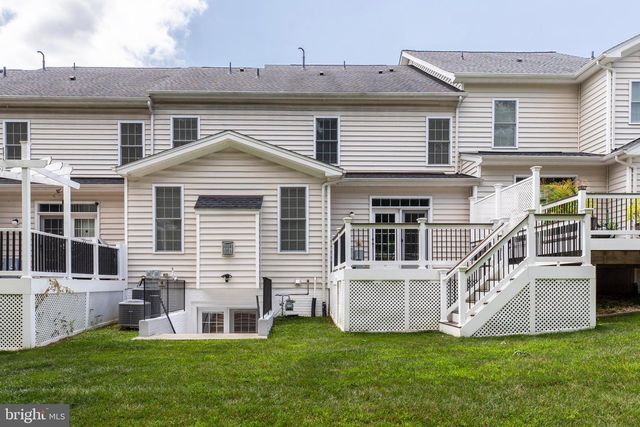 42936 COURTLAND CHASE SQ, Ashburn, VA 20148