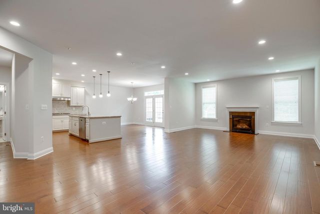 42936 COURTLAND CHASE SQ, Ashburn, VA 20148