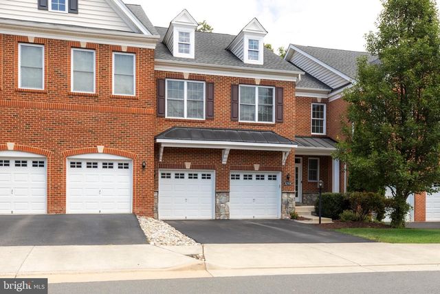 42936 COURTLAND CHASE SQ, Ashburn, VA 20148
