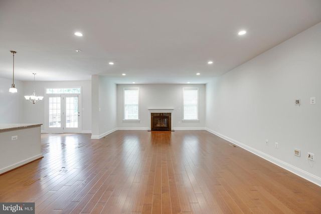 42936 COURTLAND CHASE SQ, Ashburn, VA 20148