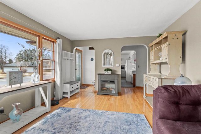 516 SIXTH AVENUE, Stevens Point, WI 54481