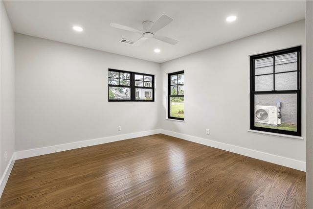 530 W Pecan Street, Rogers, AR 72756