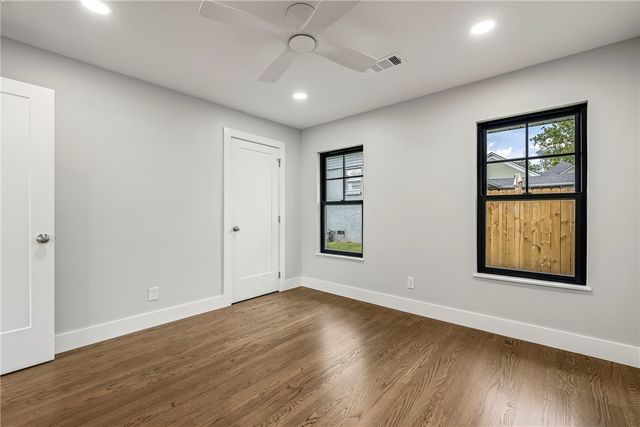 530 W Pecan Street, Rogers, AR 72756