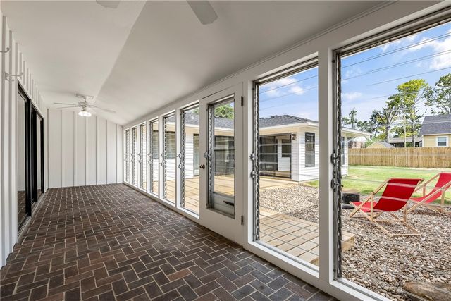 530 W Pecan Street, Rogers, AR 72756