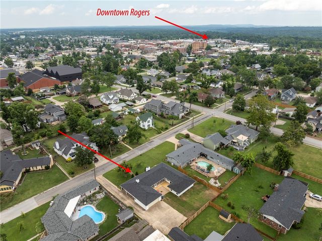 530 W Pecan Street, Rogers, AR 72756