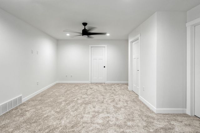 1628 Red Clover Street, Holmen, WI 54636