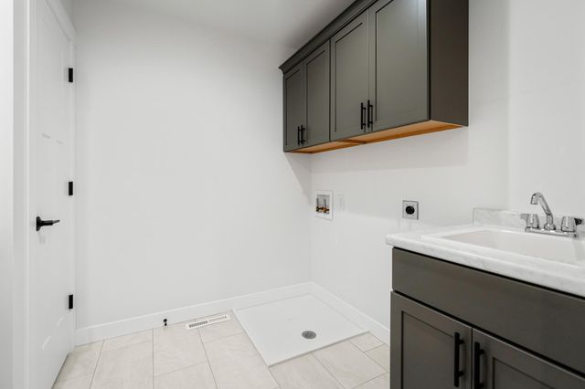 1628 Red Clover Street, Holmen, WI 54636