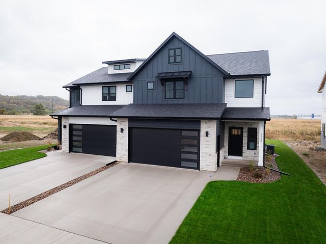 1628 Red Clover Street, Holmen, WI 54636