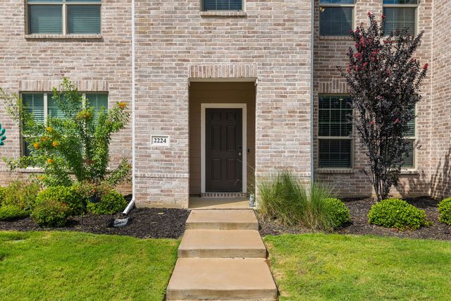 2224 Davenport Drive, Denton, TX 76207