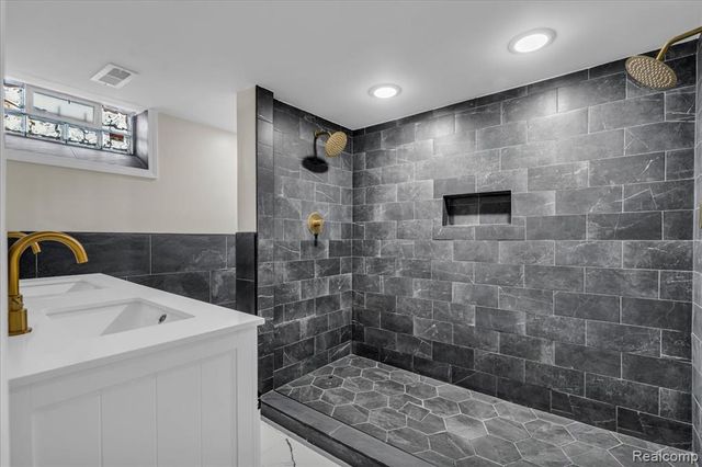 16874 Coyle Street, Detroit, MI 48235