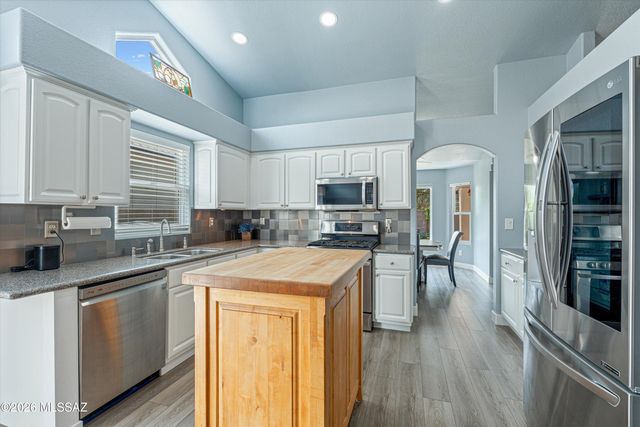1560 E Grimaldi Place, Tucson, AZ 85737