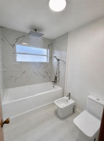 18145 NW 61st Ave, Hialeah, FL 33015