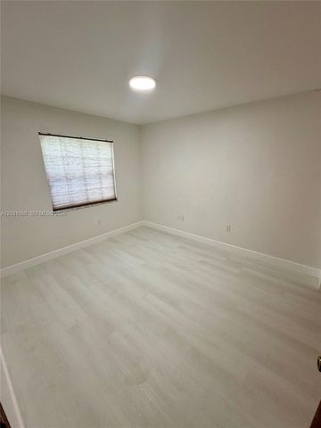 18145 NW 61st Ave, Hialeah, FL 33015