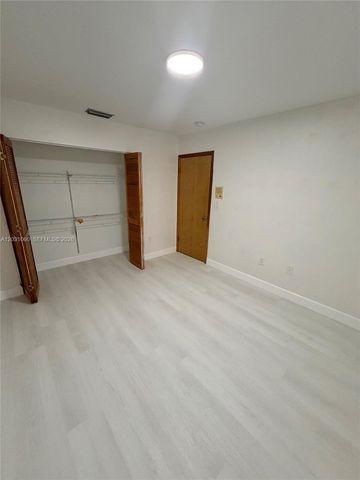 18145 NW 61st Ave, Hialeah, FL 33015
