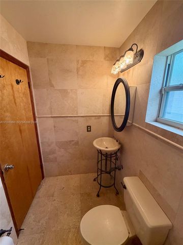 18145 NW 61st Ave, Hialeah, FL 33015